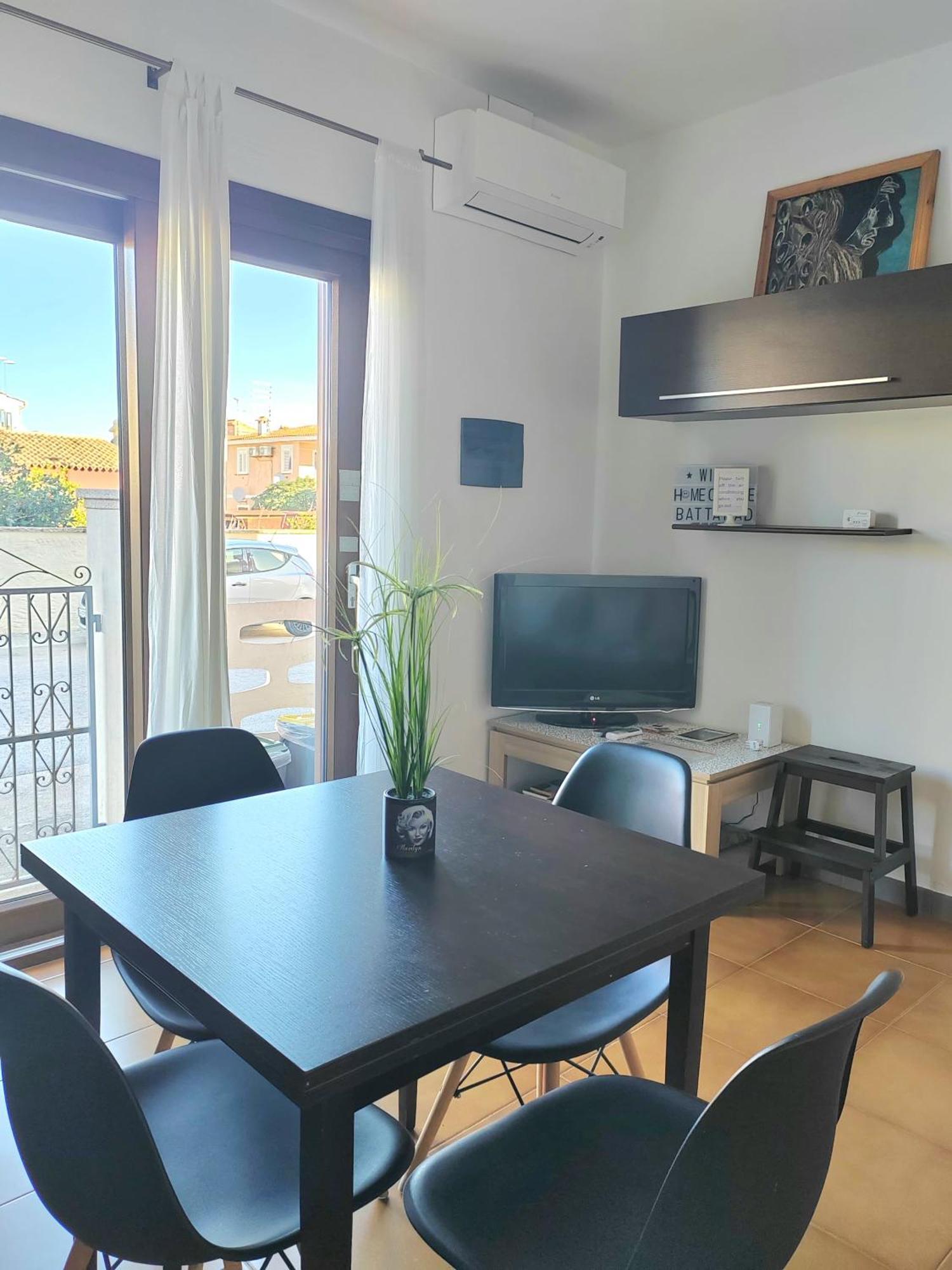 Home Of Fame - Home Gallery With Fully Equipped Kitchen, Separate Entrance, Free Parking Olbia Kültér fotó
