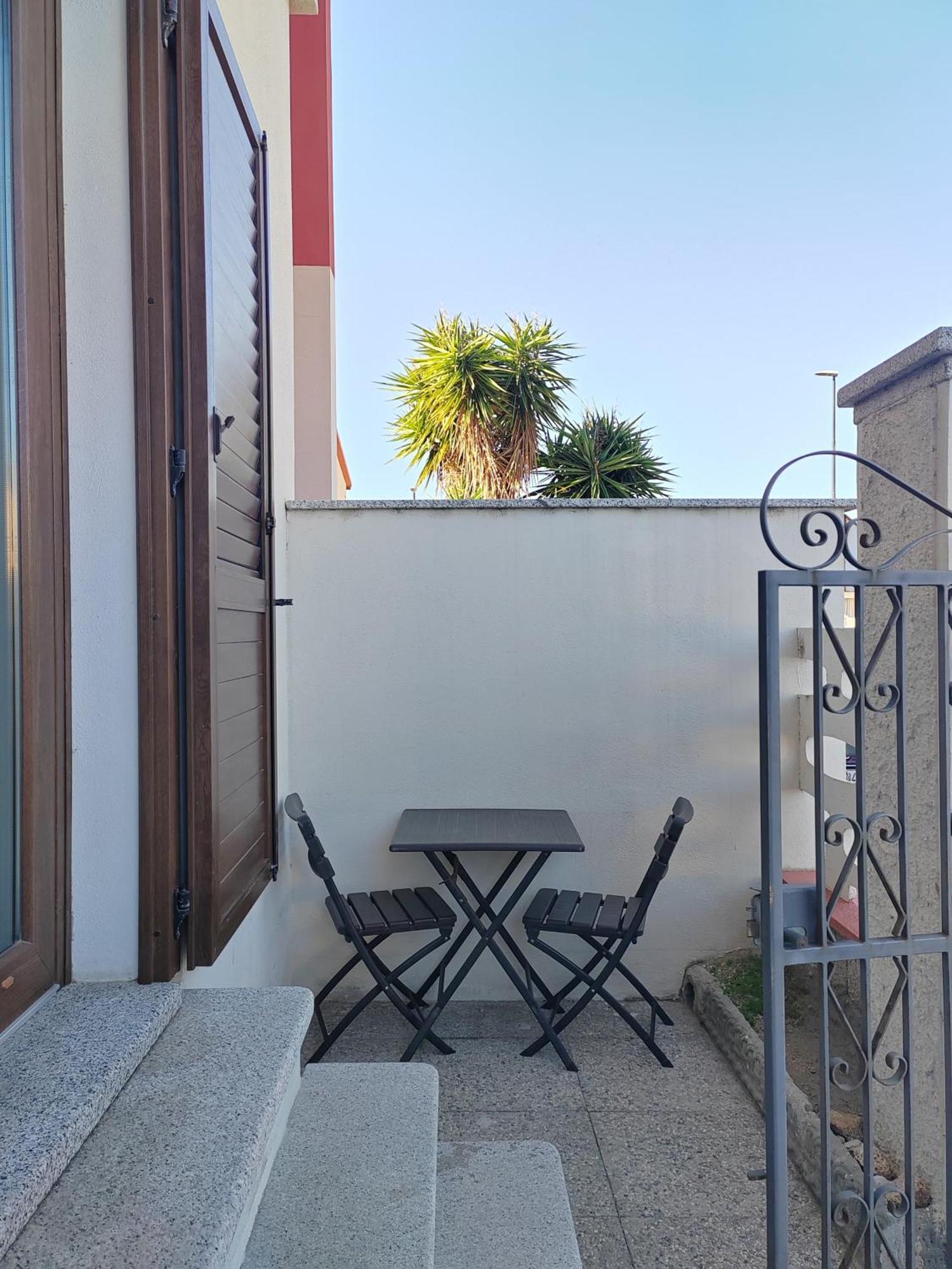 Home Of Fame - Home Gallery With Fully Equipped Kitchen, Separate Entrance, Free Parking Olbia Kültér fotó