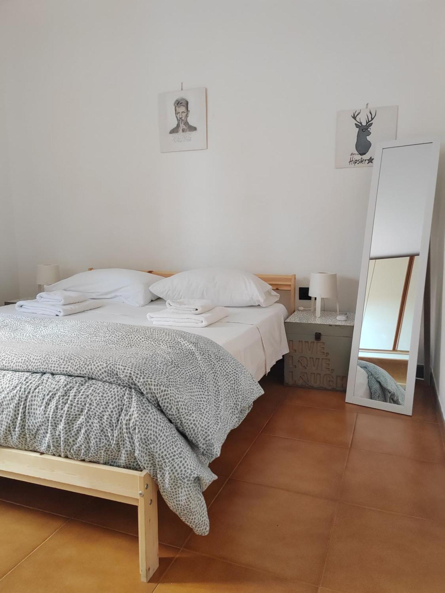 Home Of Fame - Home Gallery With Fully Equipped Kitchen, Separate Entrance, Free Parking Olbia Kültér fotó