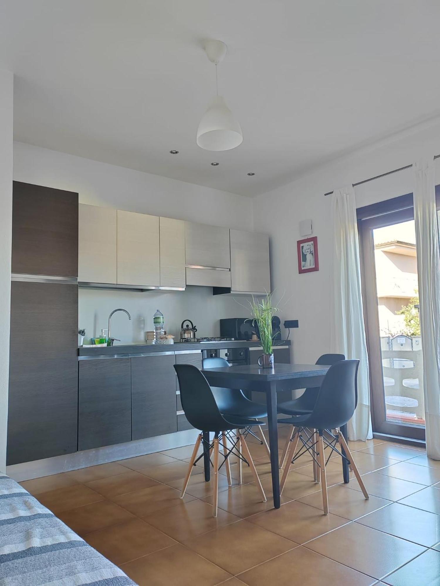 Home Of Fame - Home Gallery With Fully Equipped Kitchen, Separate Entrance, Free Parking Olbia Kültér fotó