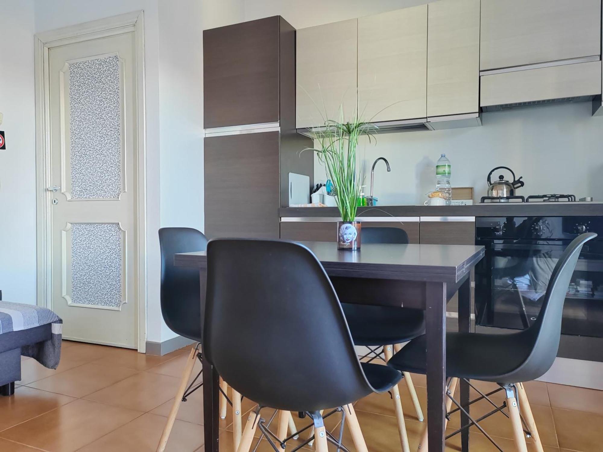 Home Of Fame - Home Gallery With Fully Equipped Kitchen, Separate Entrance, Free Parking Olbia Kültér fotó