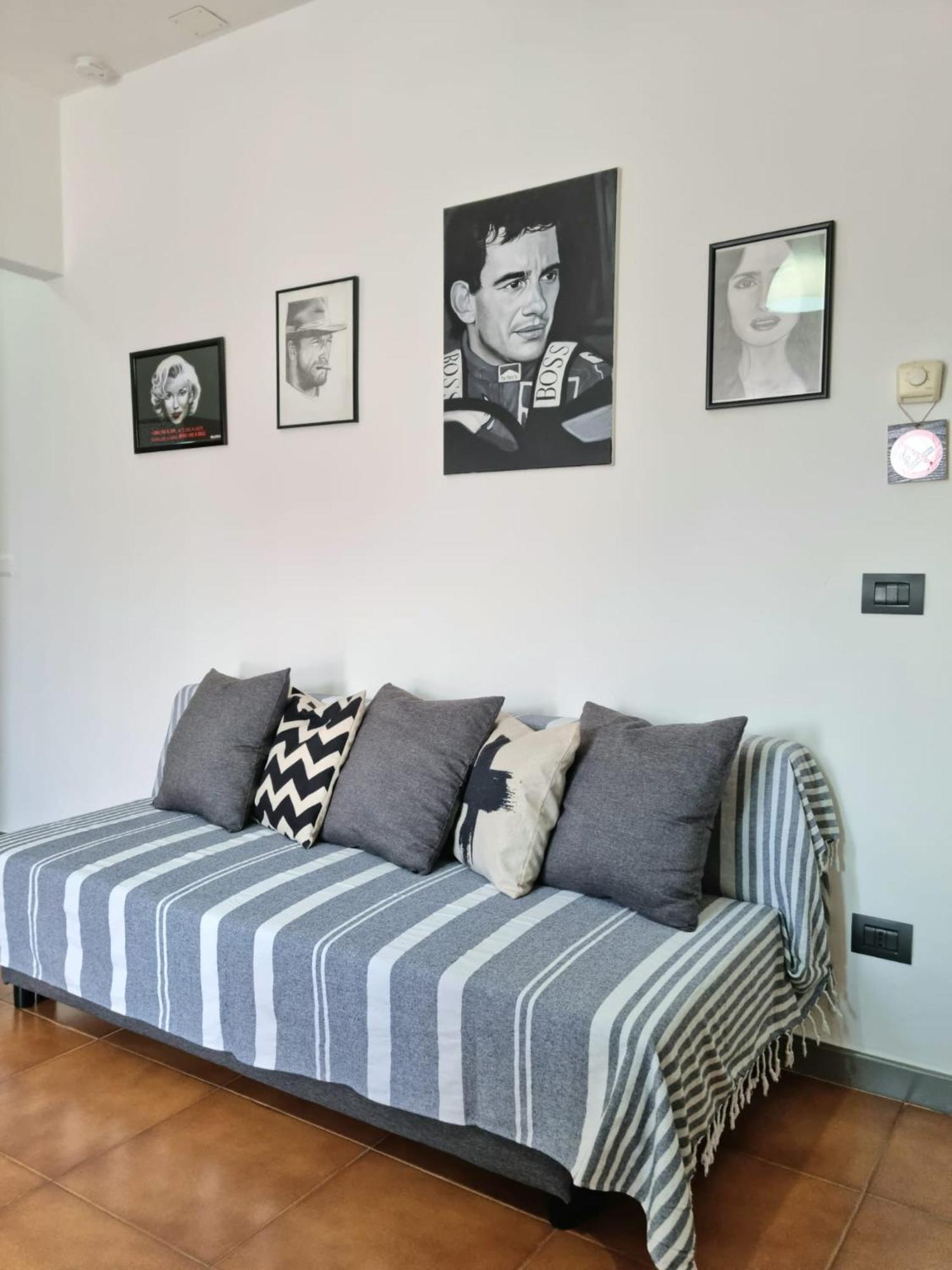 Home Of Fame - Home Gallery With Fully Equipped Kitchen, Separate Entrance, Free Parking Olbia Kültér fotó