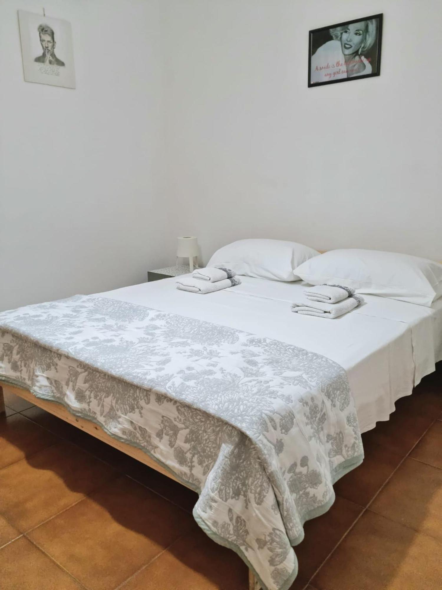 Home Of Fame - Home Gallery With Fully Equipped Kitchen, Separate Entrance, Free Parking Olbia Kültér fotó